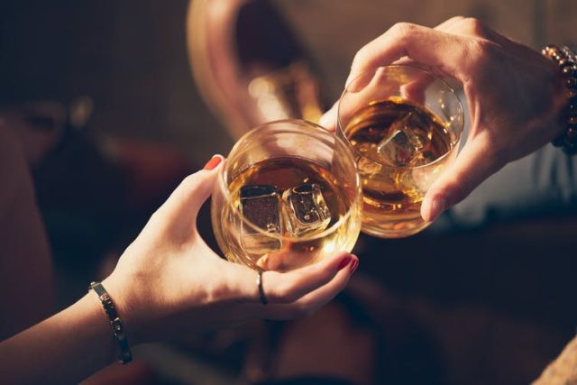 Whisky: tudo que você sempre quis saber sobre essa bebida. Foto/Reprodução: Age Barros no iStock