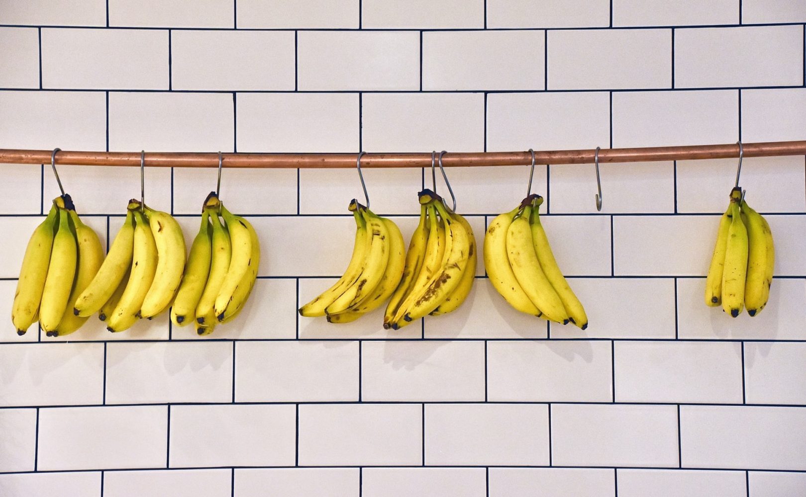 Banana: descubra as curiosidades por trás dessa fruta tão famosa. Foto/Reprodução: Yoko Correia Nishimiya no Unsplash
